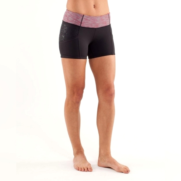 Lululemon Run Shorty Short Deep Coal Wee Are From Space April Multi Size 6 - Picture 2 of 16